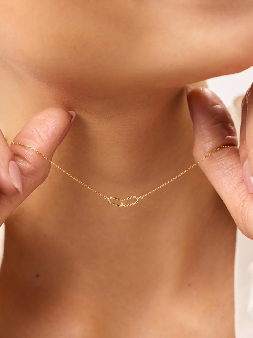 Gold Pendant - Gold Twisted Link Necklace - Image 3