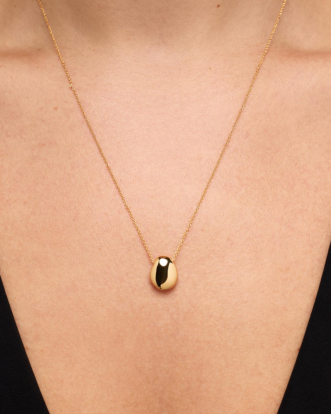 Gold Pendant Necklace - Pebble Mini - Image 3