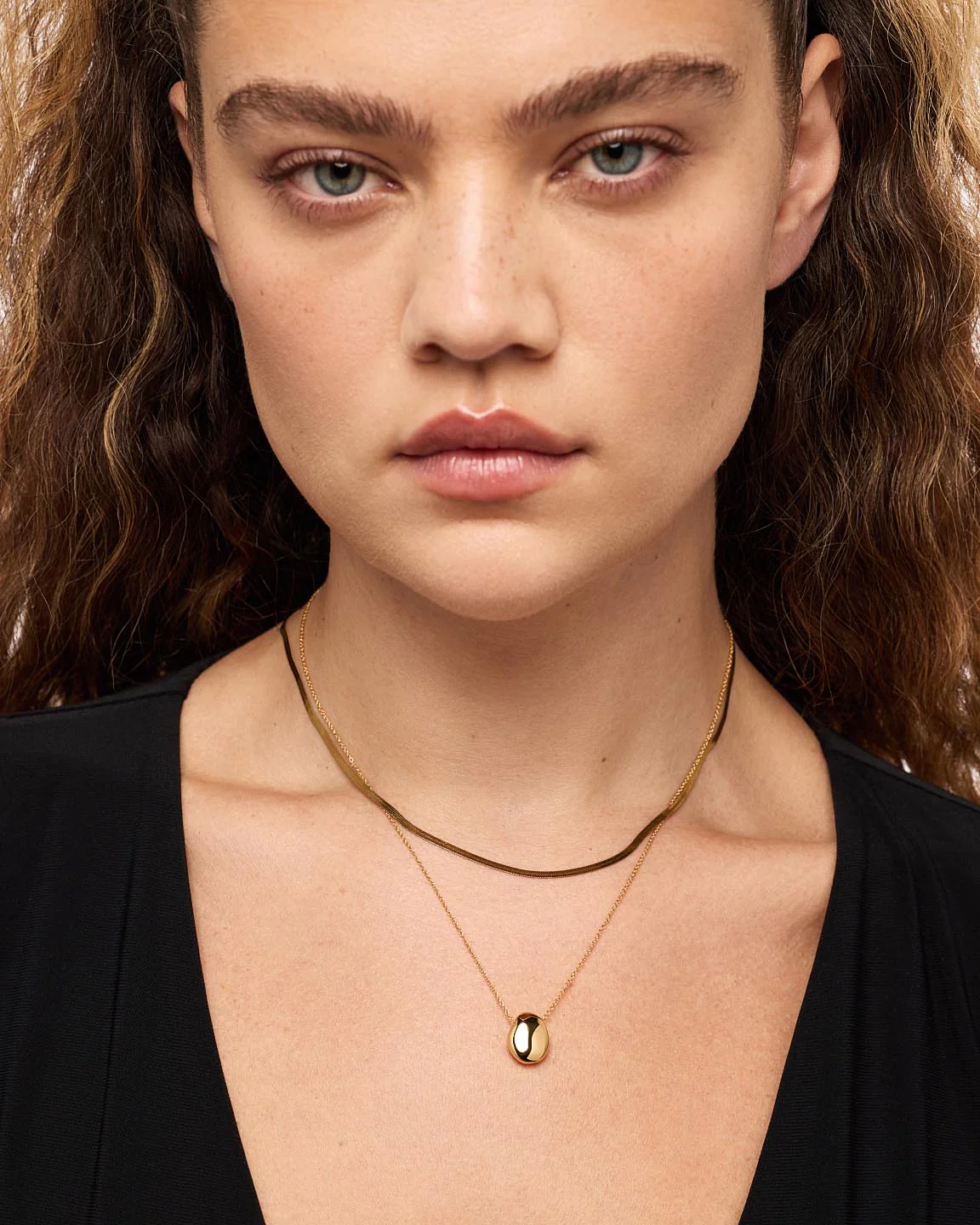 Gold Pendant Necklace - Pebble Mini - Image 4