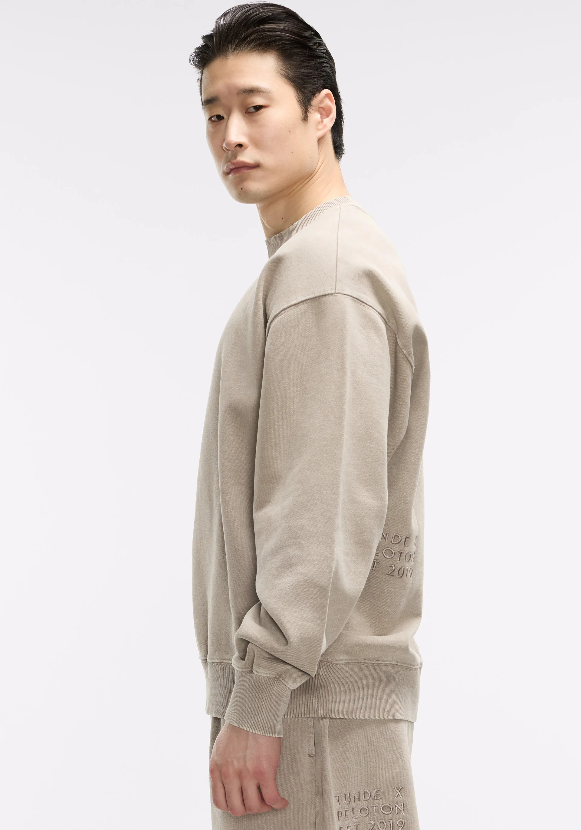 Oversized Mockneck Sweatshirt - Image 10