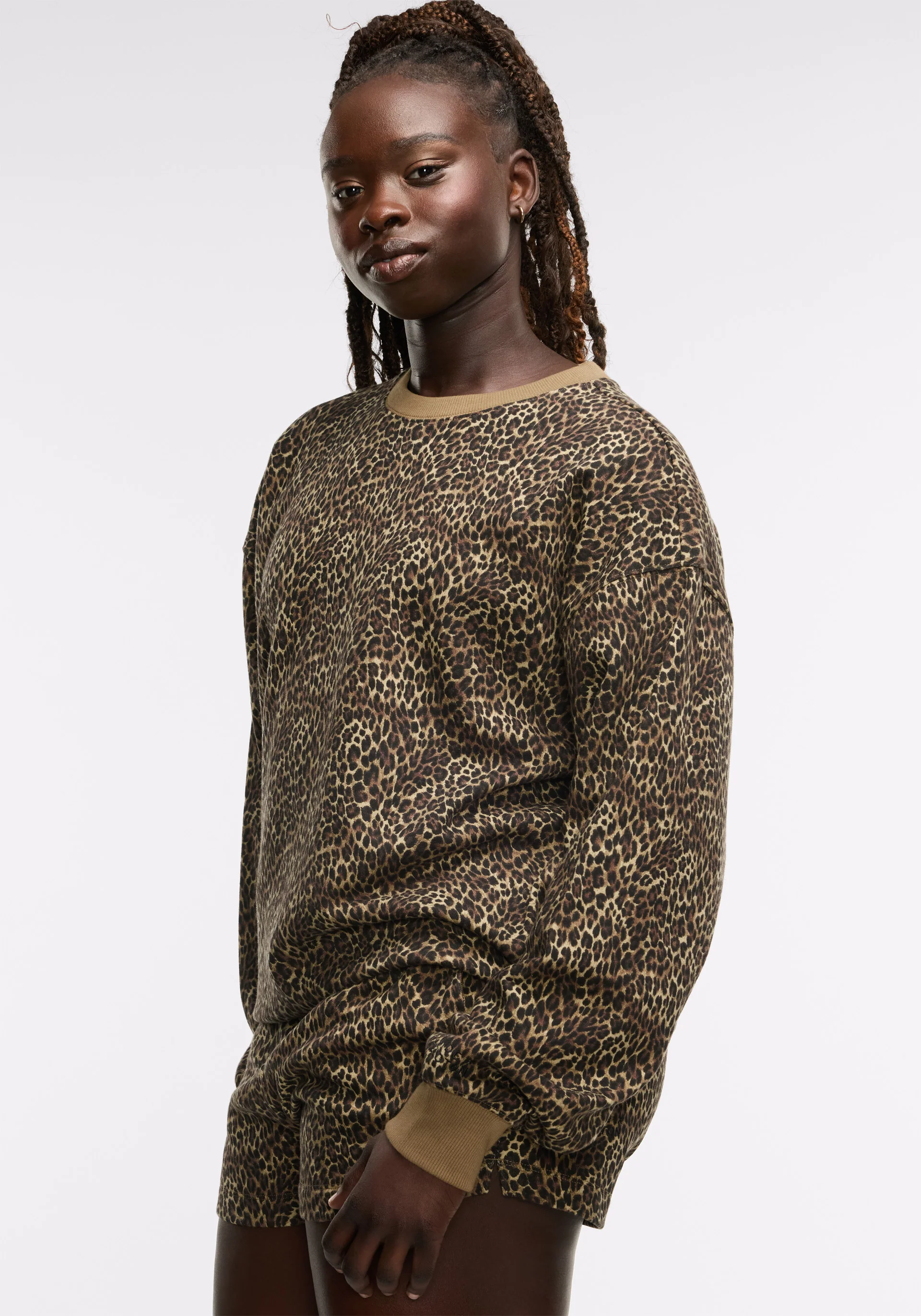 Oversized Crewneck Sweatshirt - Image 3