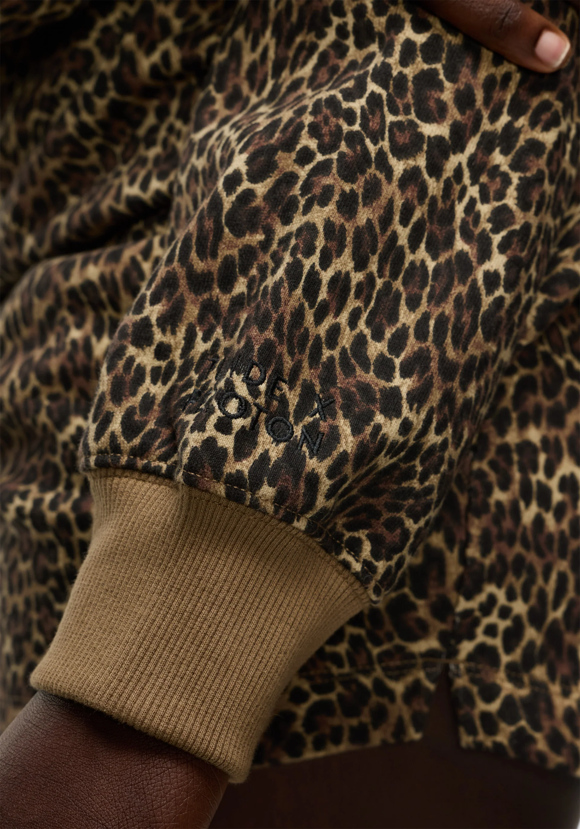 Oversized Crewneck Sweatshirt - Image 5