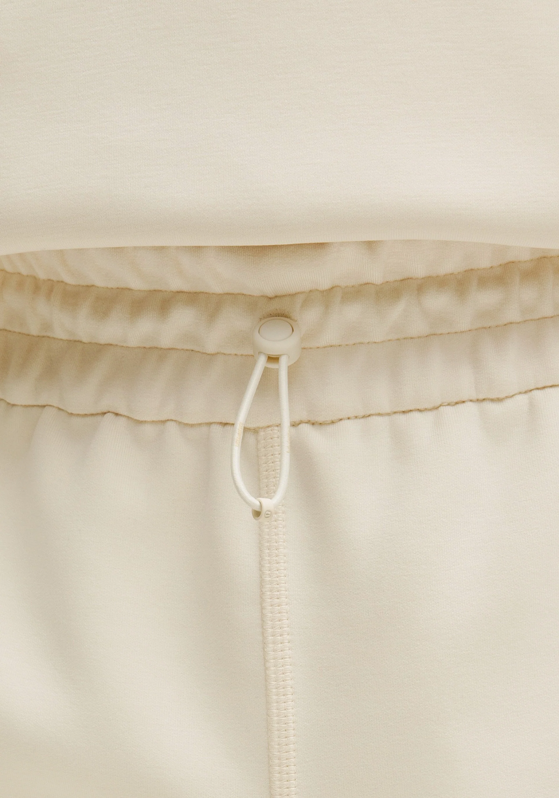 Softstreme High-Rise Short 4" - Image 4